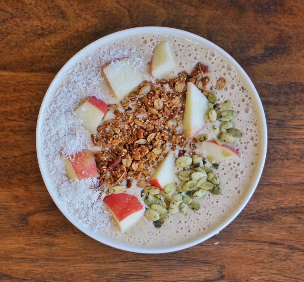 Apple Oatmeal Smoothie Bowl Leahs Plate1 1024x950 - Apple Oatmeal Smoothie Bowl