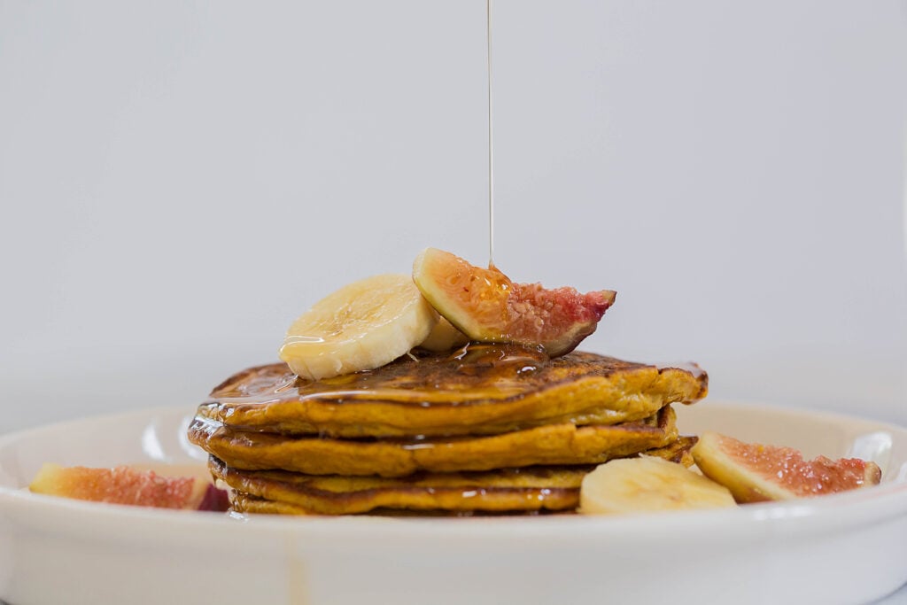 Flourless Paleo Pumpkin Pancakes by Leahs Plate2 1024x683 - Paleo Pumpkin Pancakes