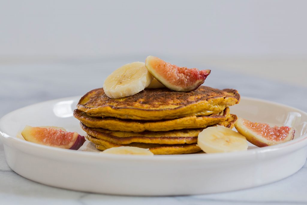 Flourless Paleo Pumpkin Pancakes by Leahs Plate4 1024x683 - Paleo Pumpkin Pancakes