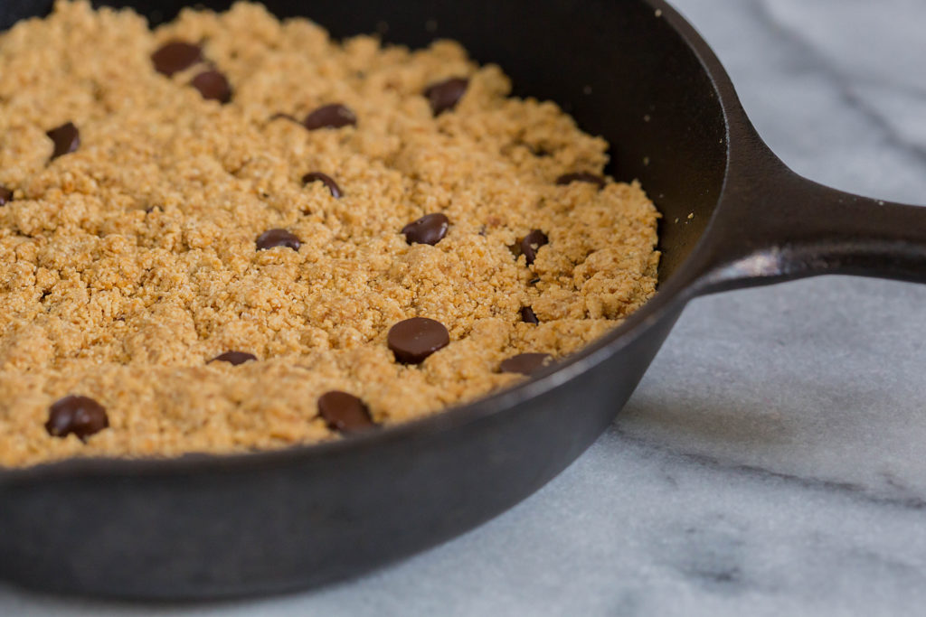 Gluten Free Chocolate Chip Cookie Skillet by Leahs Plate4 1024x683 - Gluten-Free Chocolate Chip Cookie Skillet