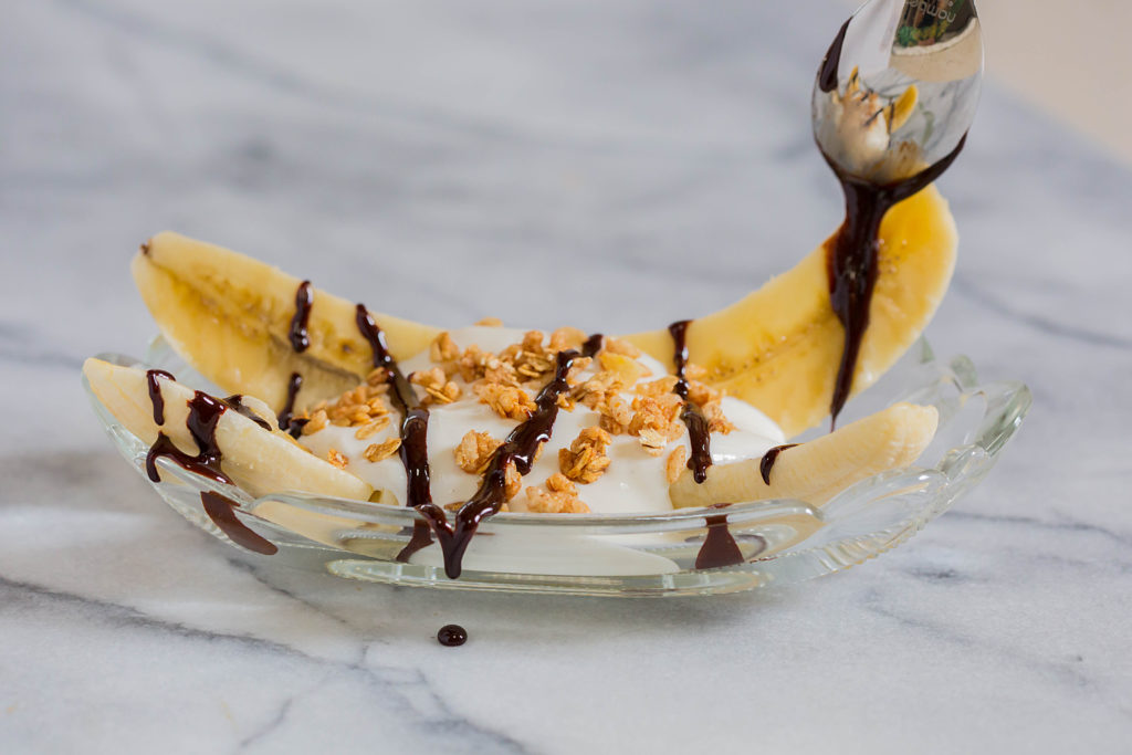 Healthy Breakfast Banana Split by Leahs Plate 1024x683 - Healthy Breakfast Banana Split