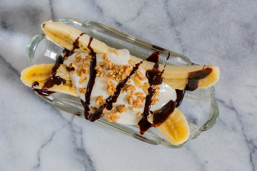 Healthy Breakfast Banana Split by Leahs Plate2 1024x683 - Healthy Breakfast Banana Split