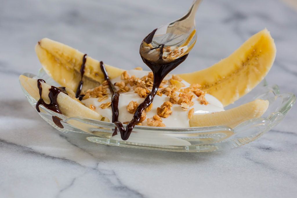 Healthy Breakfast Banana Split by Leahs Plate3 1024x683 - Healthy Breakfast Banana Split