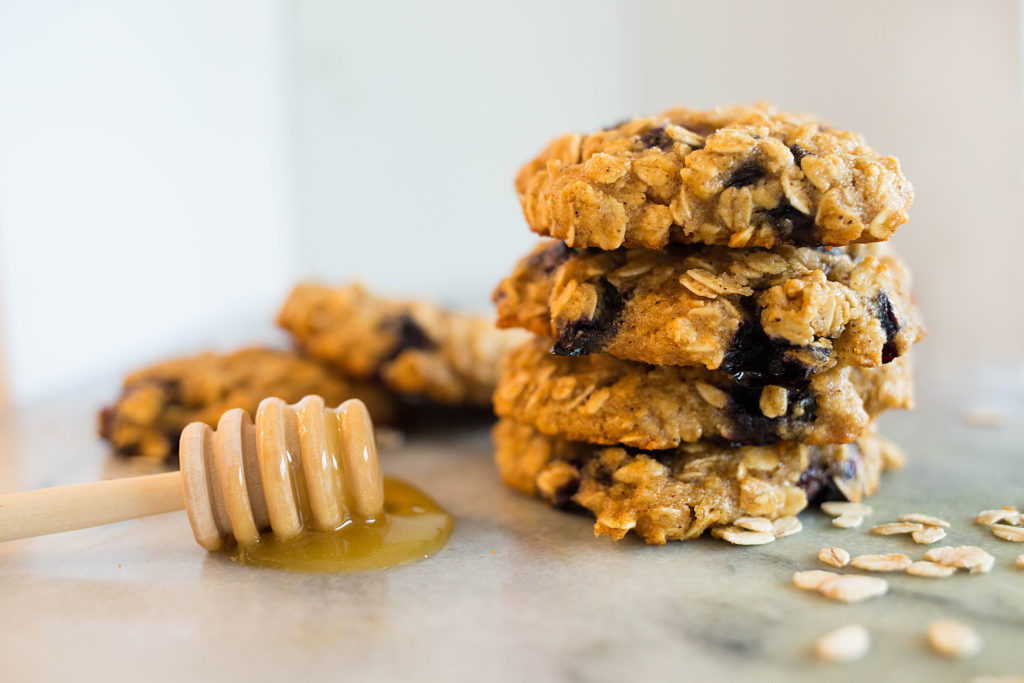 Blueberry Oatmeal Cookies 1024x683 - Blueberry Honey Oat Breakfast Cookies (Gluten-Free)