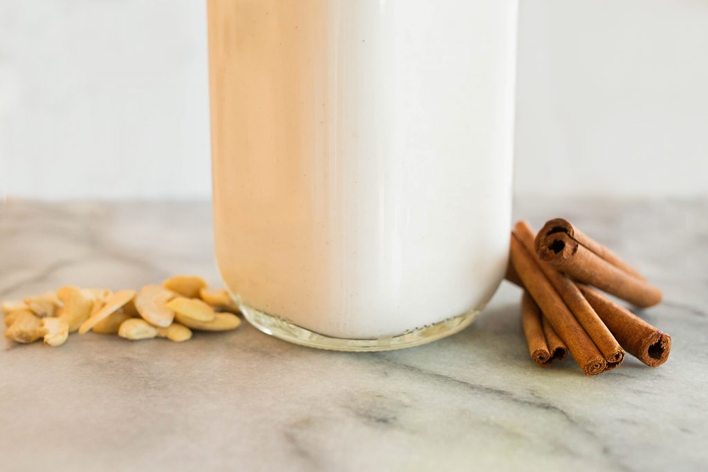 Cinnamon Cashew Milk 2 1024x683 - Super EASY Cinnamon Cashew Milk (Vegan)