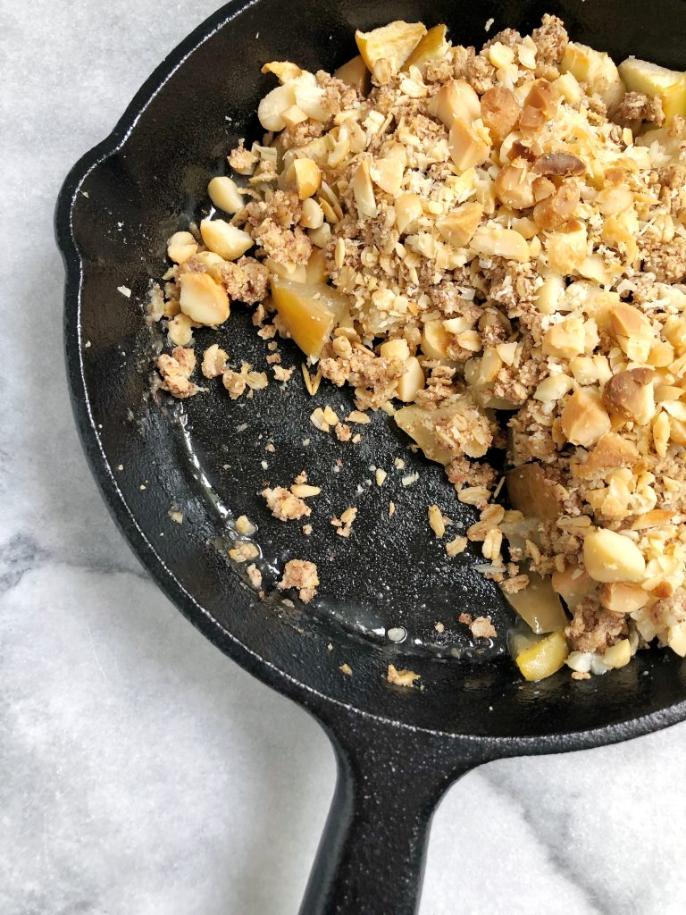 macadamia apple crisp8 768x1024 - Macadamia Apple Crisp Skillet (Vegan & Gluten-Free)