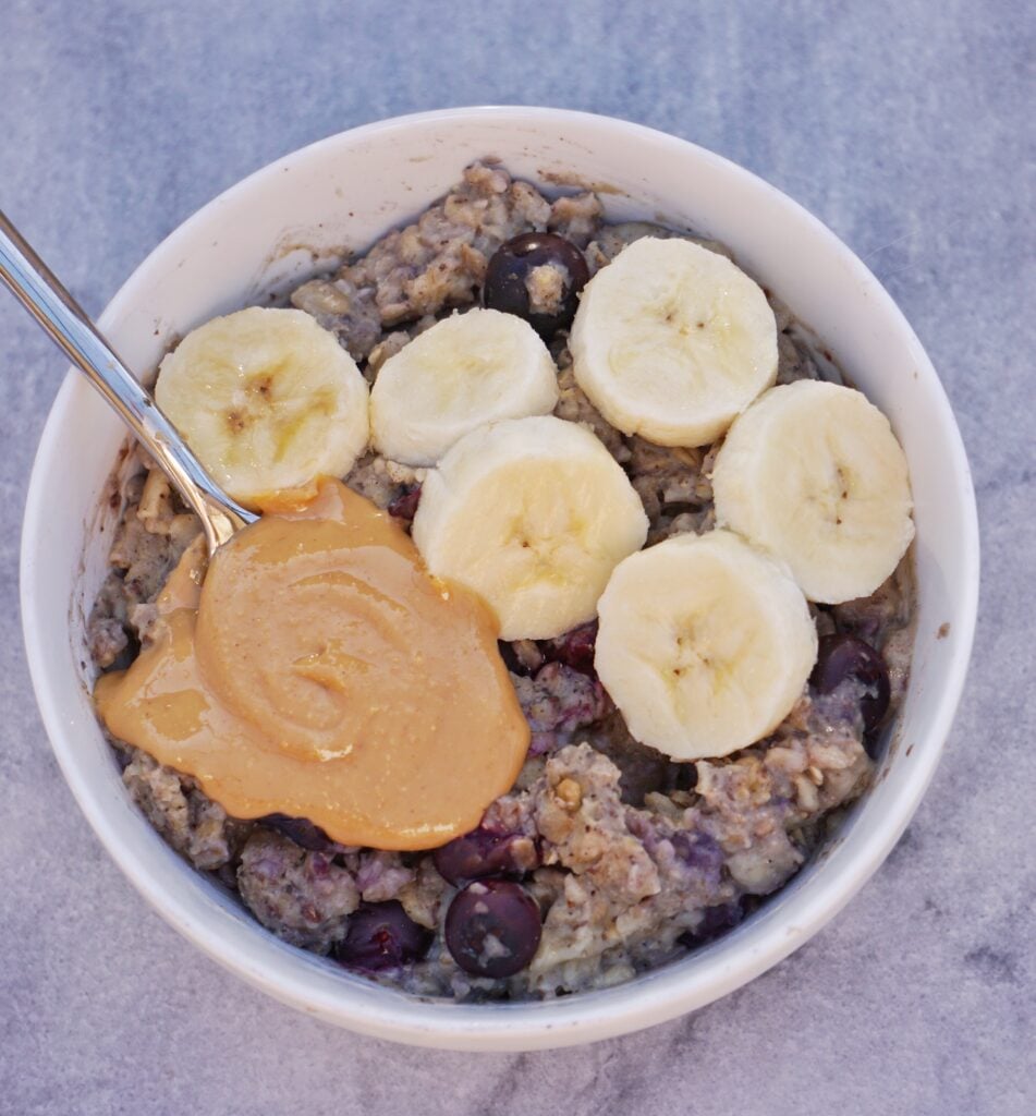 Blueberry Pie Baked Oatmeal - Leah's Plate