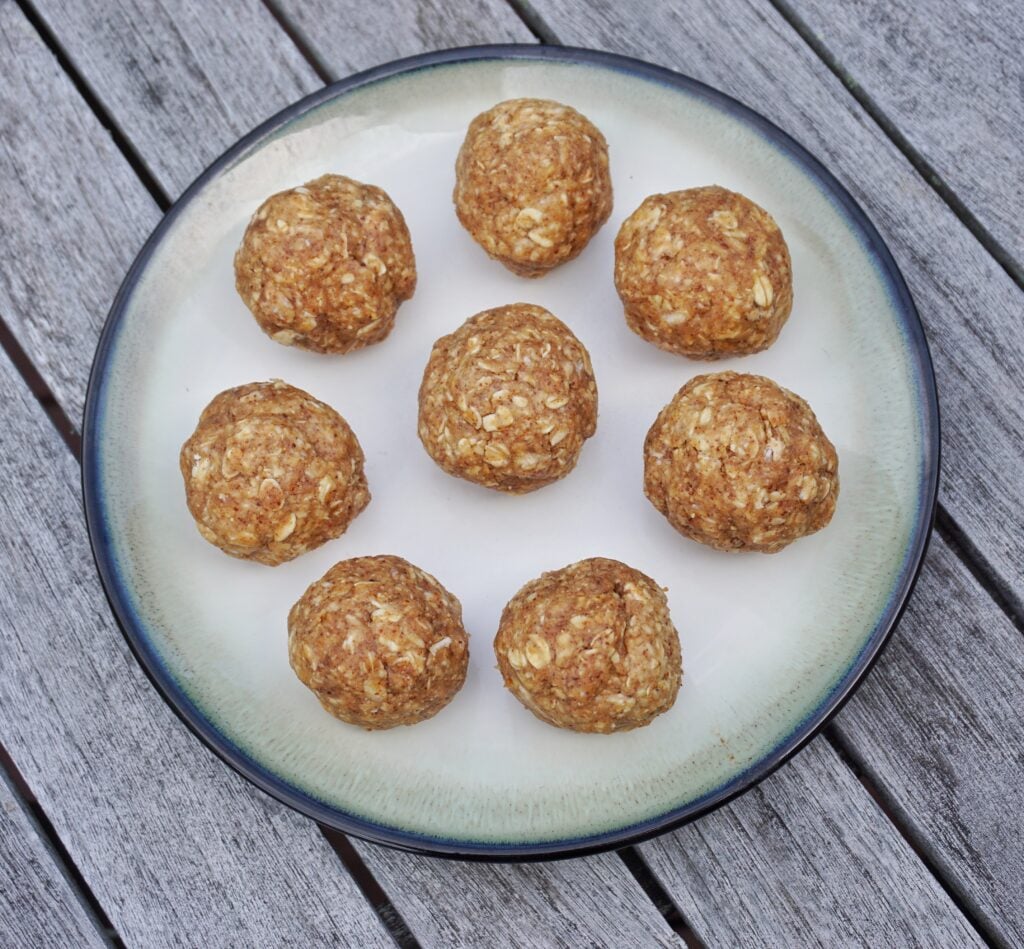 No Bake Almond Butter Oat Energy Balls Leahs Plate4 1024x949 - No Bake Almond Butter Oat Energy Balls