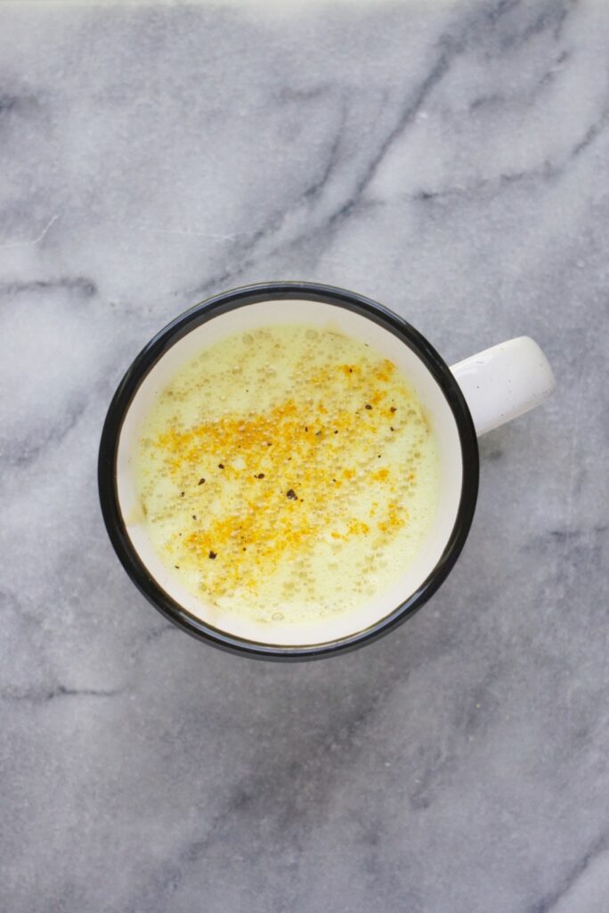 'Sleepy-Time' Turmeric Latte